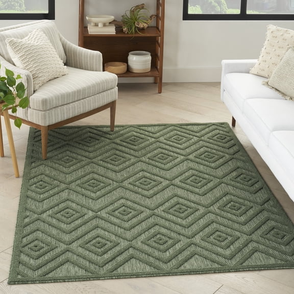 Nourison Versatile Indoor/Outdoor Green 5' x 7' Area Rug (5x7)