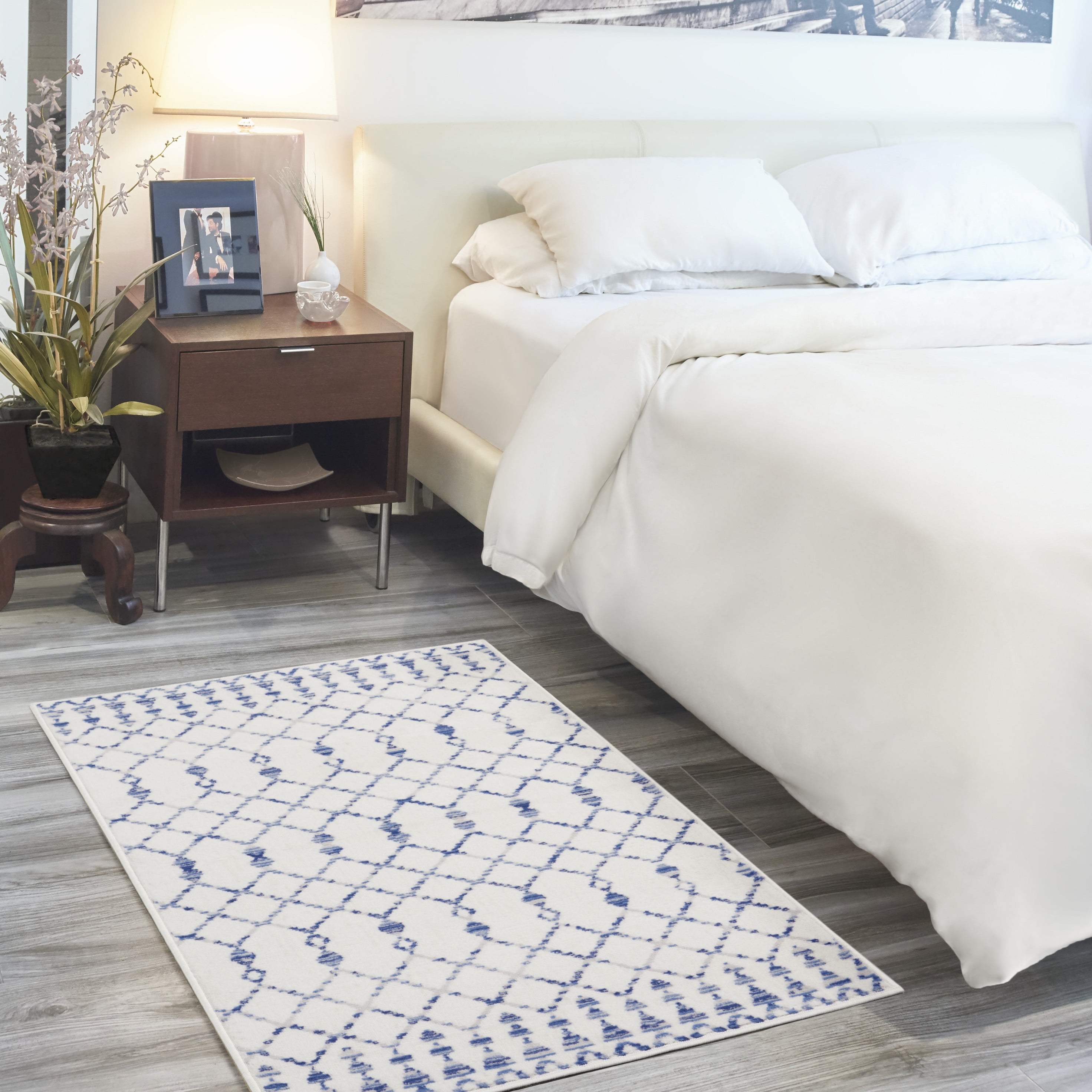 Ivory Geometric Synthetic 3' x 5' Boho Area Rug