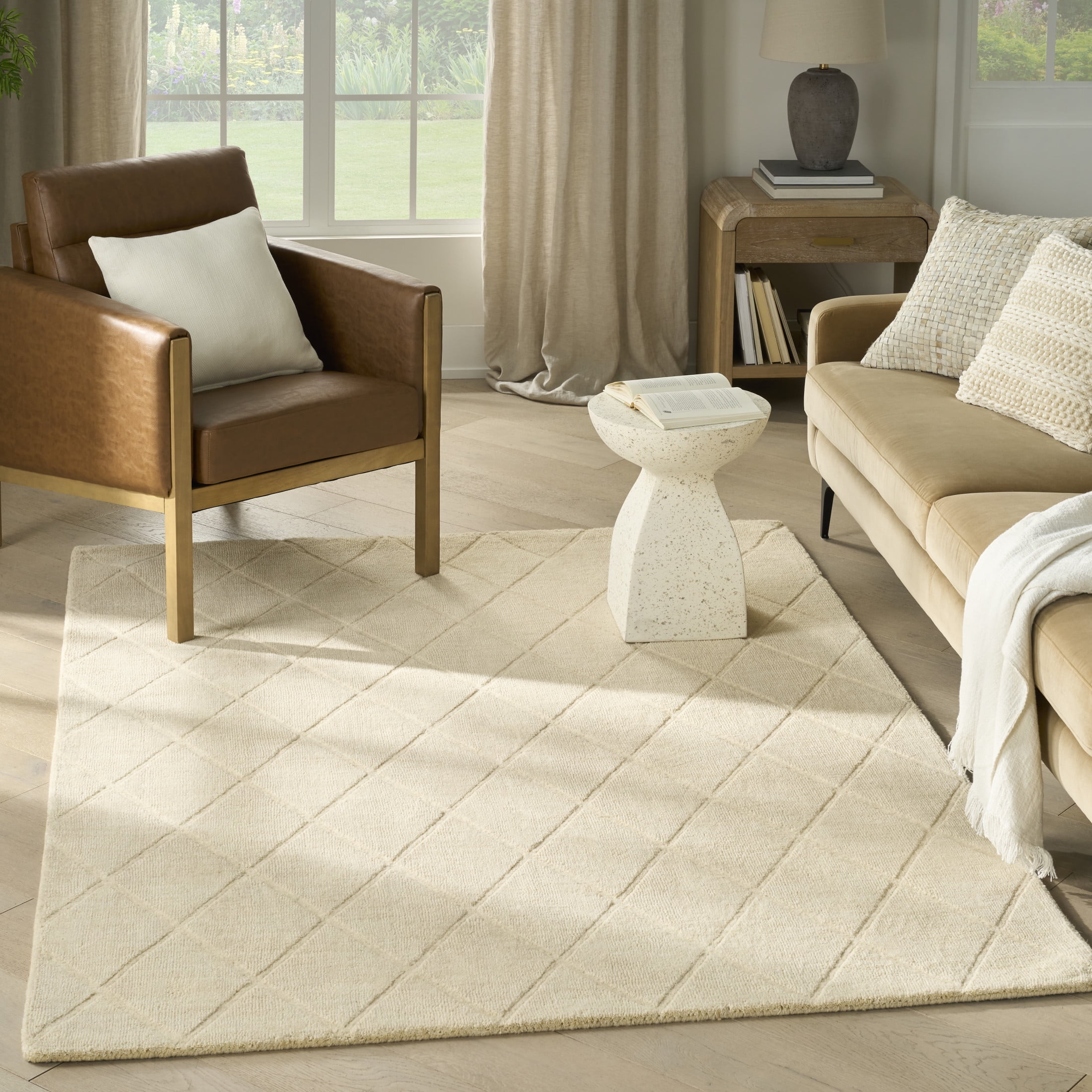 Ivory Geometric Handwoven Wool 5' x 7' Area Rug