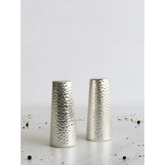 Nouvelle Collections Stunning Salt And Pepper Shaker Set