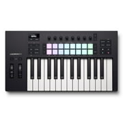 وحدة تحكم لوحة مفاتيح USB MIDI Novation Launchkey 25 MK4 ذات 25 مفتاحًا، باللون الأسود