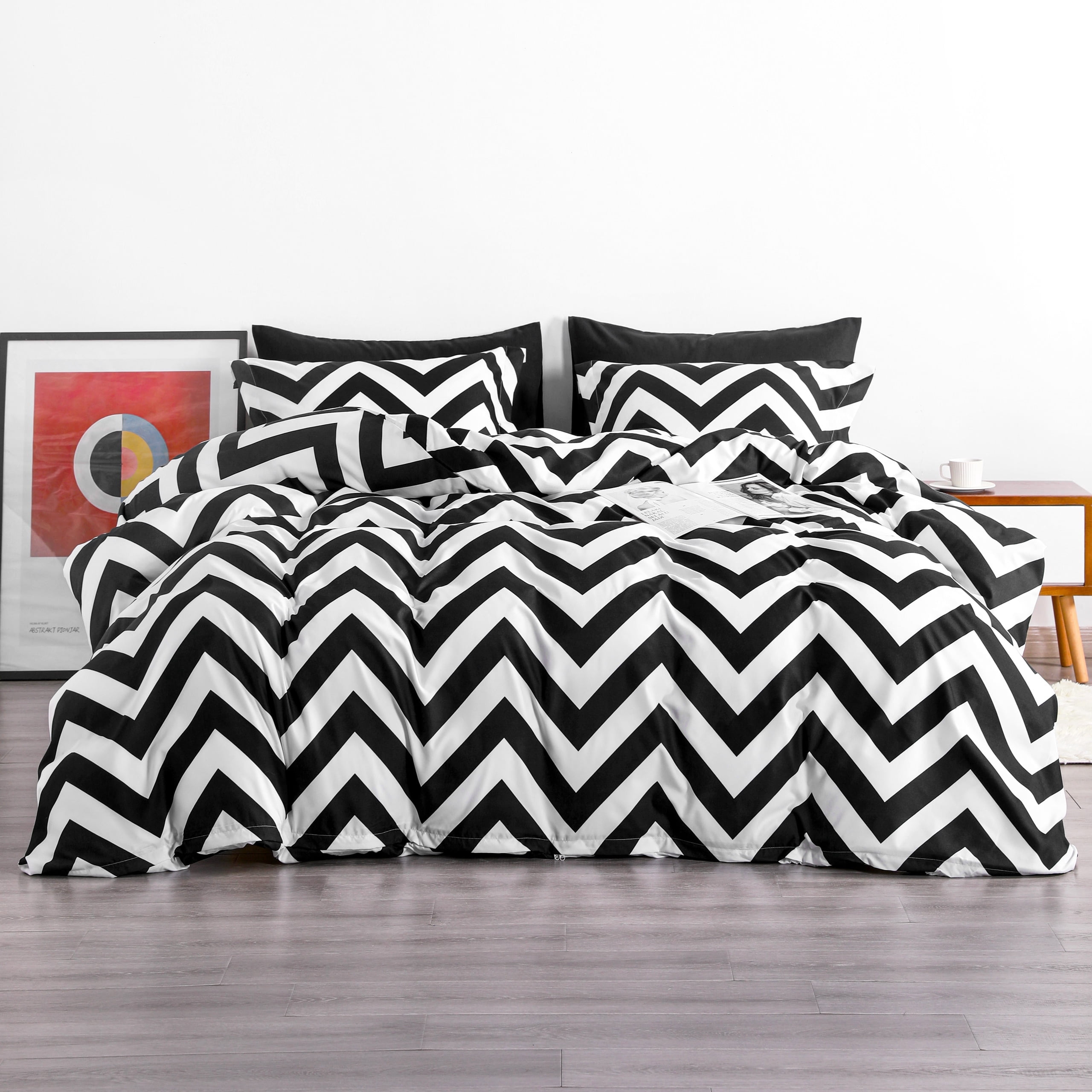 Ntbay 2-Pieces Microfiber Ultra Soft Cheron Print Duvet Cover Set with Zipper Closure and Corner Ties, Black and White, Twin