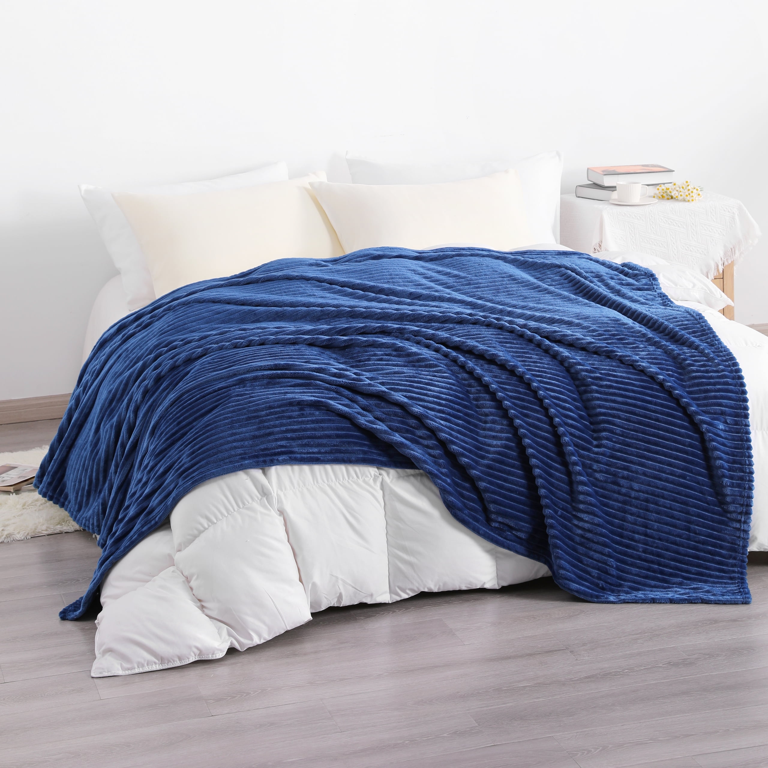 Ntbay Plush Flannel Fleece Throw Blanket Soft Lightweight Fuzzy Luxury Bed Blanket for Couch Sofa Bed All Seasons 50 x60