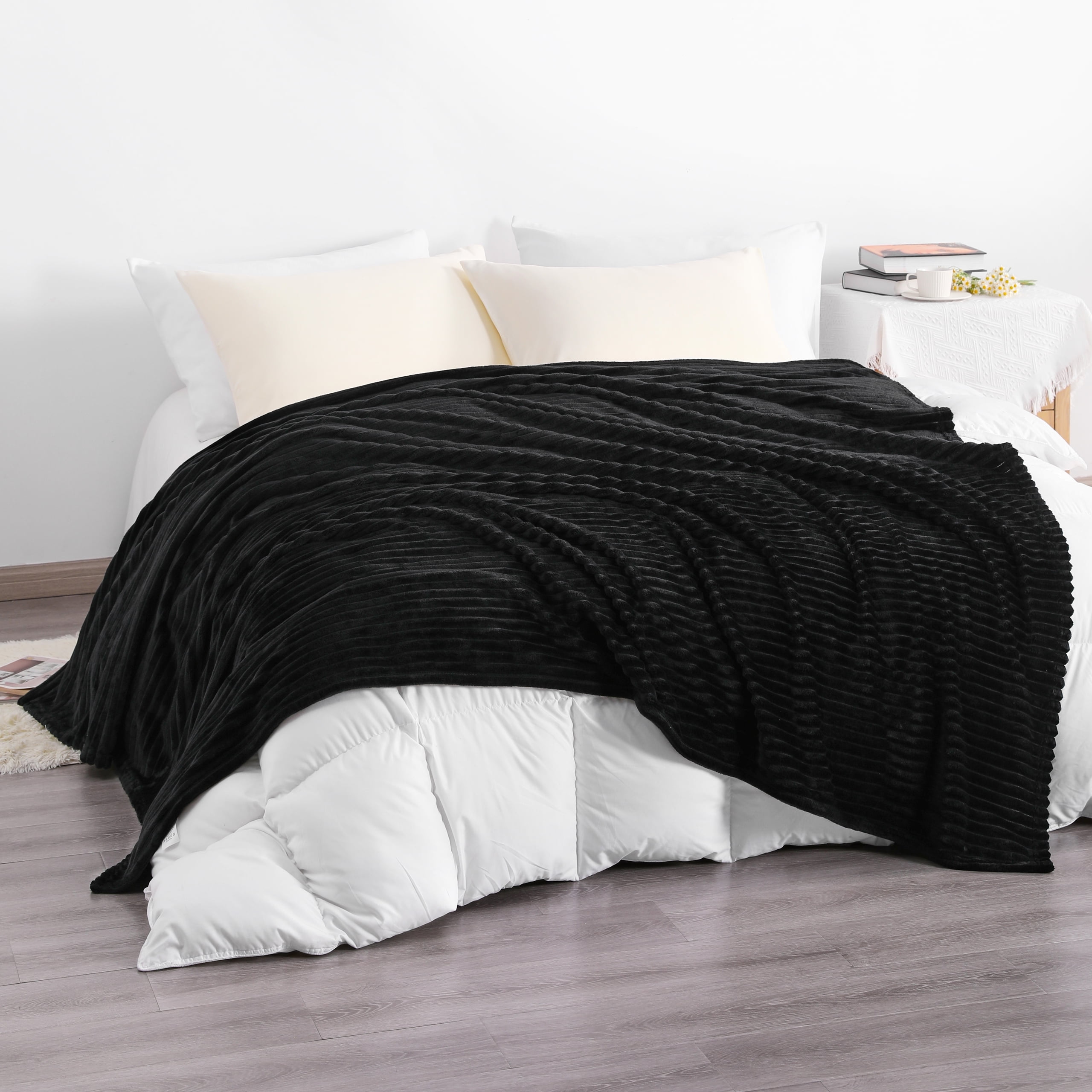 Black and White Super Soft Flannel Fleece Blanket main image 1