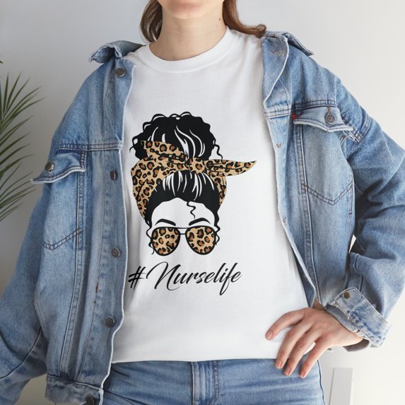 Nurse Life Leopard Messy Bun Hair Glasses Nurse T-Shirt