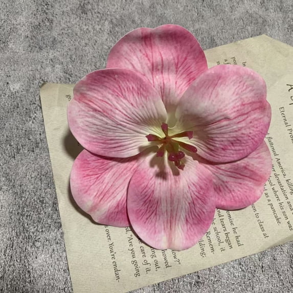 Nvzi 15 pieces - White & Dark Pink simulated tulip flower crown, 4.7x4.7 inches stemless, realistic textured petals, suitable for crafts, dining table centerpieces, and wedding decorations