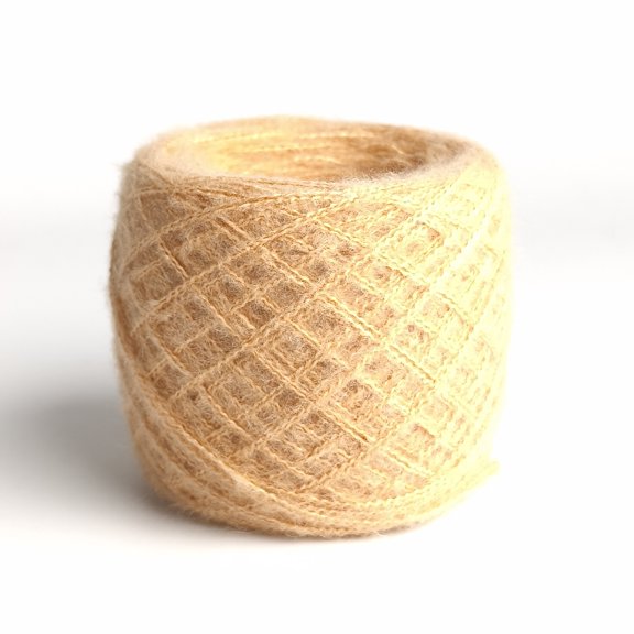 Nvzi Yarn for Crochet,2 Rolls, Polyester Yarn, Suitable for Scarves, Hats, Crafts, Ideal for Crochet Enthusiasts, Perfect for DIY Projects and Gifting​，light brown