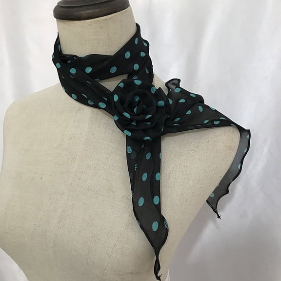 Nvzi-c elegant and personalized scarf, long small scarf with rose buckle collar decoration, artistic style dressing scarf (blue polka dots)