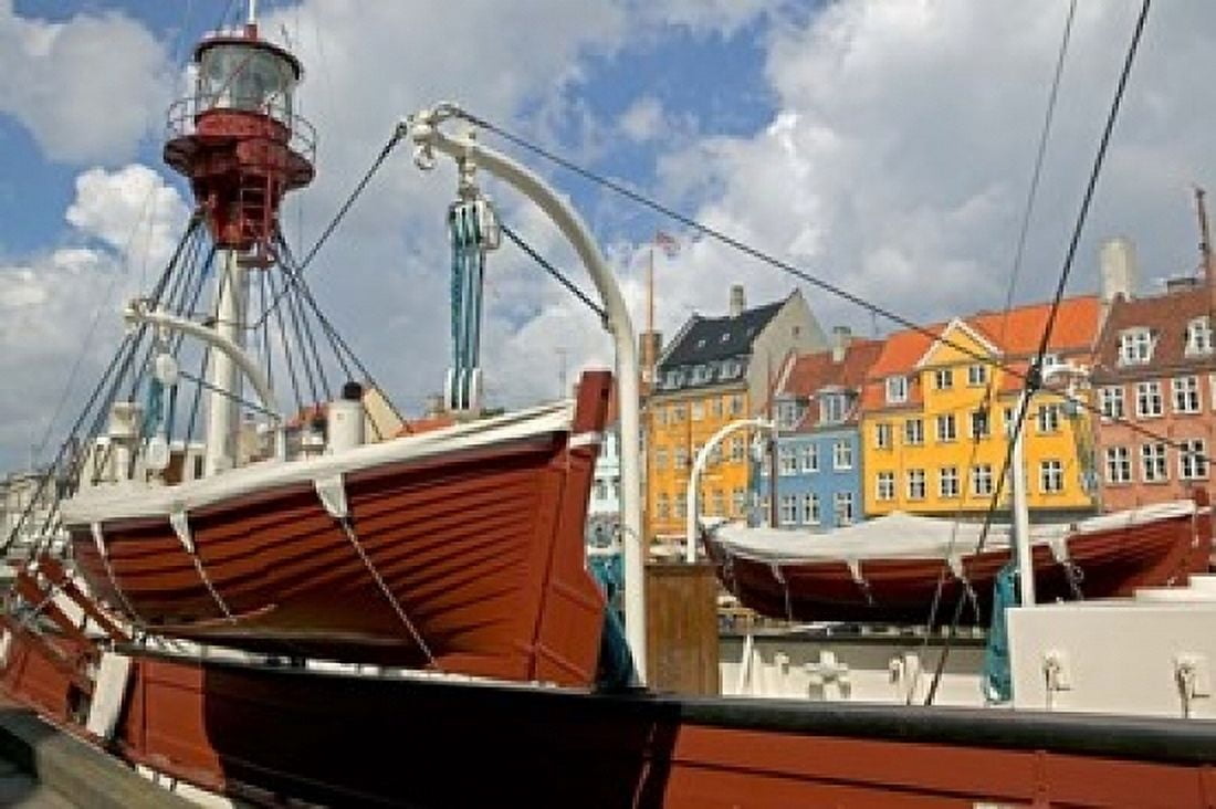 Nyhavn Copenhagen Canvas Art - David Barnes DanitaDelimont (36 x 24)
