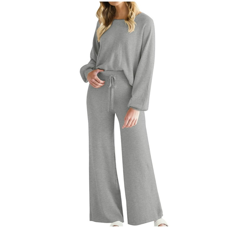Stay cozy and stylish with this Plus O-Ring Zip Up Color Block Pullover &  Pants Set