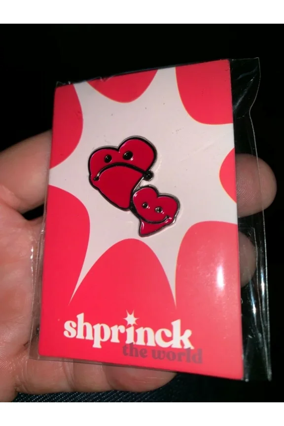 OLIVE- Canon Shprinck The World Promotional Pin With Hearts In Package ~ Free Shipping!