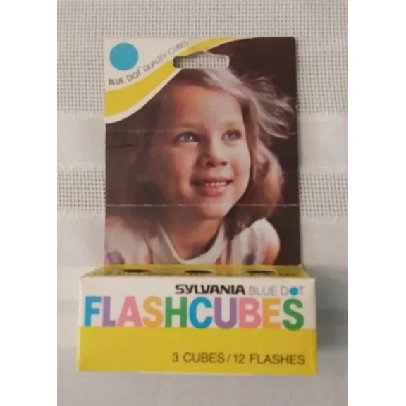 OLIVE- Vintage Nos Sylvania Blue Dot Flashcubes 3 Cubes 12 Flashes