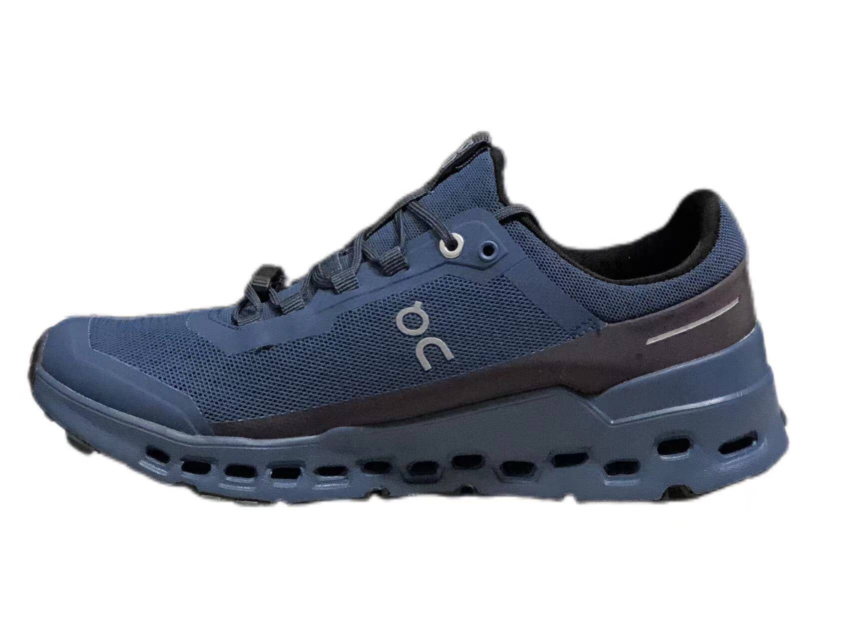 ON Cloud Ultra lightweight running shoes for comfortable grip cross