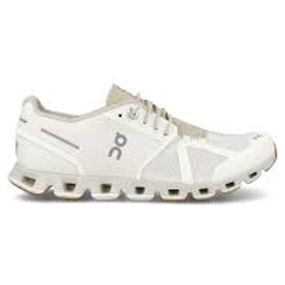 (gamon　unwound) ON RUNNING Cloud Women/Adult shoe size 9.5 Casual ON