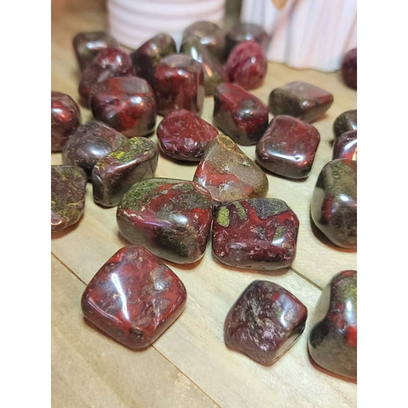 ONE UNAKITE TUMBLED STONE