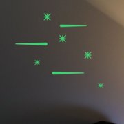 OULII Glowing Wall Decal Green PVC Star Shaped for Room Decoration