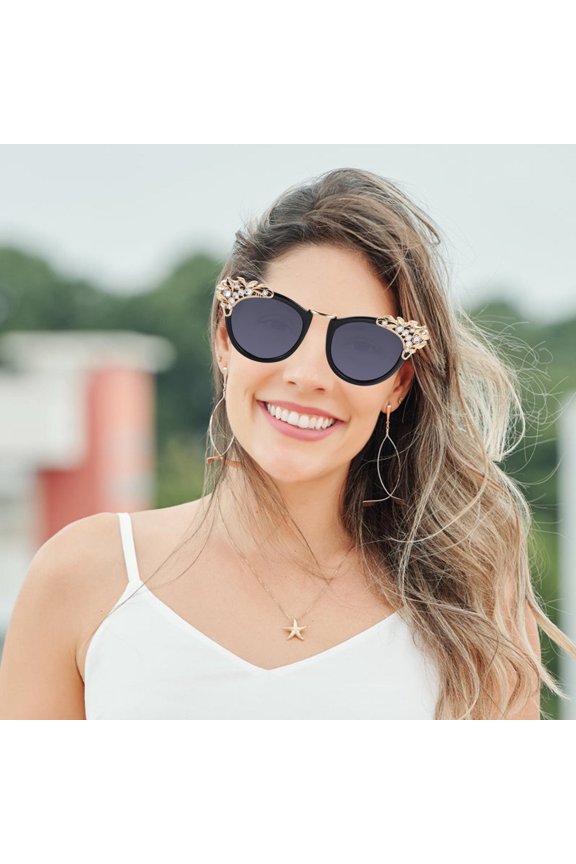 Vintage Rhinestone Sunglasses in Black with Eye-Catching Design for Beach and Street Photos