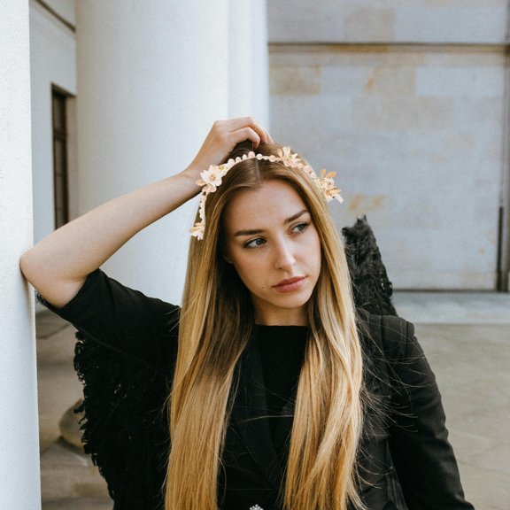 OUNONA 2Pcs Multicolor Artificial Flower Wedding Headband Lightweight Boho Floral Hair Accessories for Brides