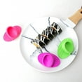 thumbnail image 1 of OUNONA 3-Pack Silicone Microwave Finger Mitts Protective Hand Clips in Assorted Colors, 1 of 6