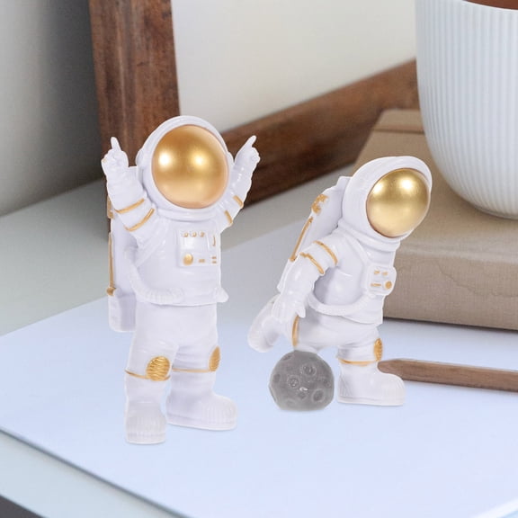 OUNONA 4-Piece Golden Resin Astronaut Figurine Set, Space-Themed Home and Office Decor Collectibles, Cute Display Pieces