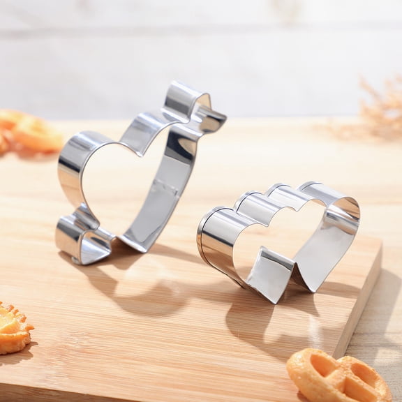 OUNONA 6-Piece Heart Shaped Cookie Cutters Set, Non-Stick Plated, Easy to Use Baking Tools