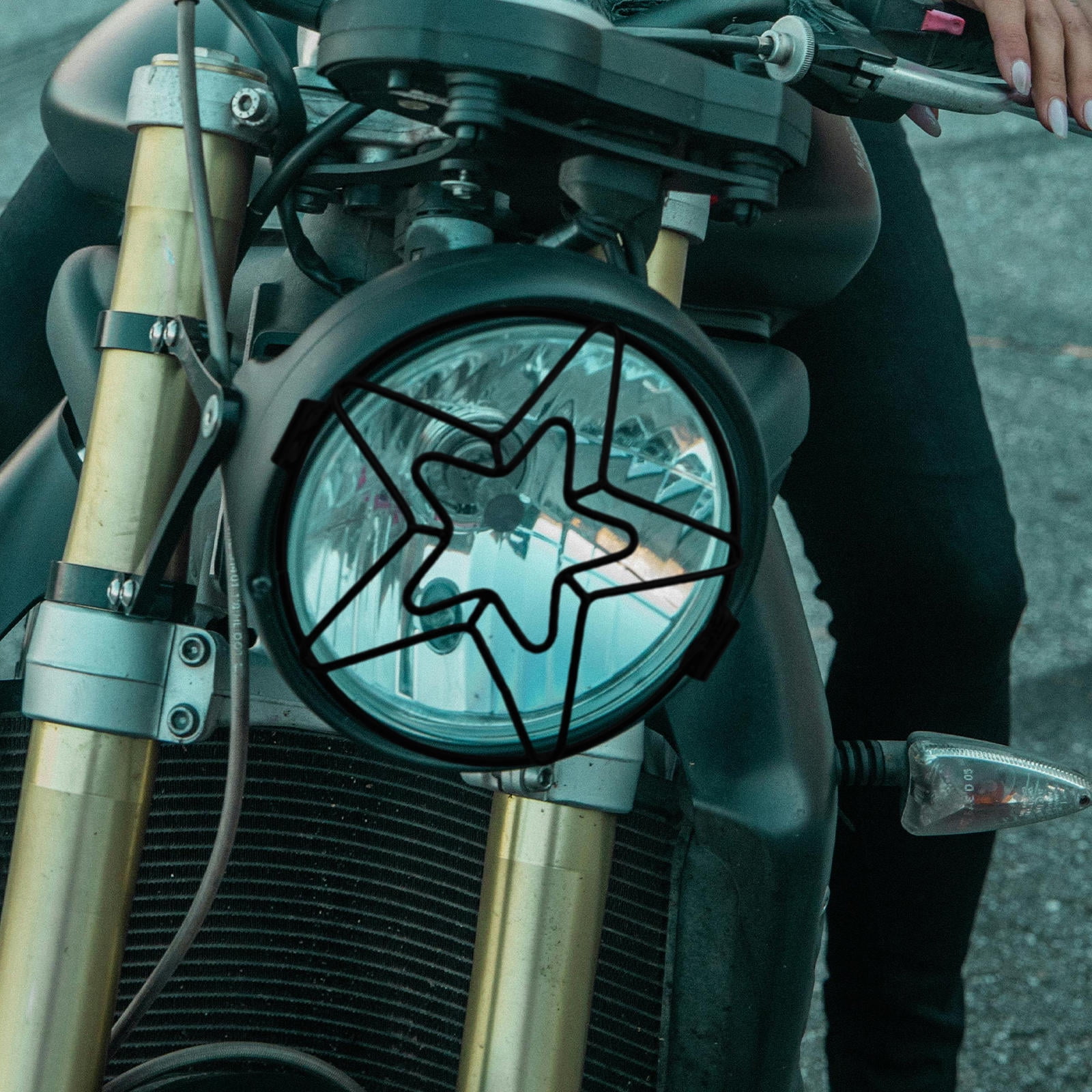 OUNONA Side Mount Headlight Guard Motorcycle Headlight Grille Pentagram Headlight Retro Motorcycle Front Headlight Guard Black
