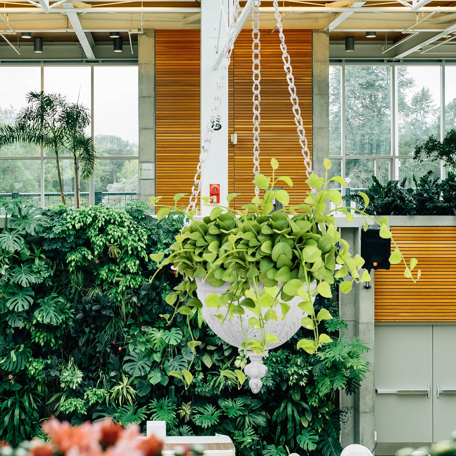 OUNONA White Iron Hanging Planter with Chain, Farmhouse Style Wall Mounted Flower Pot for Indoor Outdoor Decor