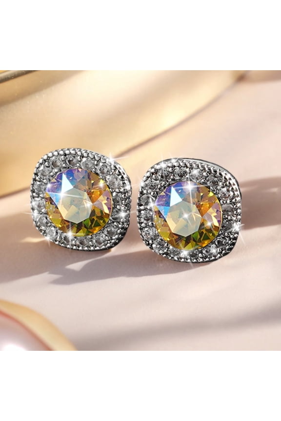 Gold Dazzle Sparkling Cubic Stud Earrings – Hypoallergenic Flat Threaded Cartilage Jewelry, Chic Ear Cuff & Helix Piercing Accessories