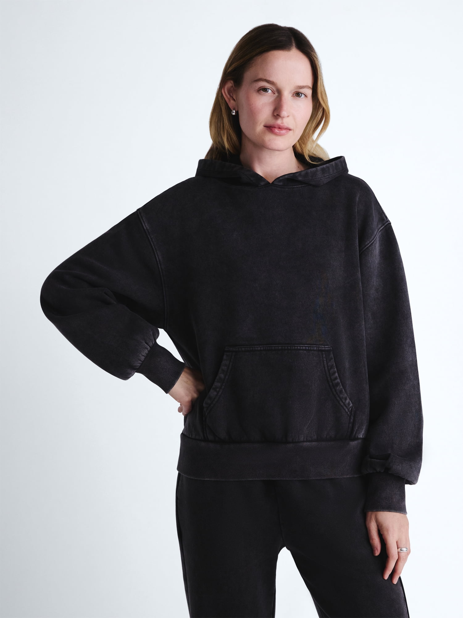 Scoop Women's and Women's Plus Mineral Wash Oversized Hoodie, Sizes XS-4X