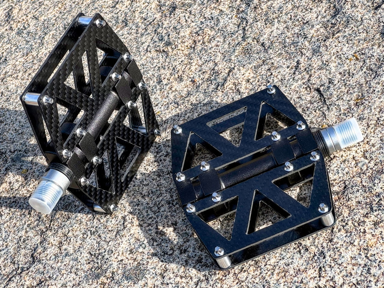 Bike Pedals,1 Pair Carbon Fiber Bicycle Pedal with Three Bearings Titanium Axle Pedales for MTB Road Bike : 1 Pair Bike Pedals with Toe Cages for Peloton, Spin