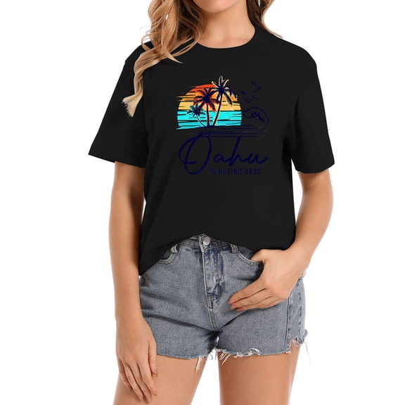 Oahu Hawaiian Vacation 2023 Best Friends Family Gr Women's Fashionable Short Sleeve Shirt with Bold Graphic Print - Perfect for Casual Days