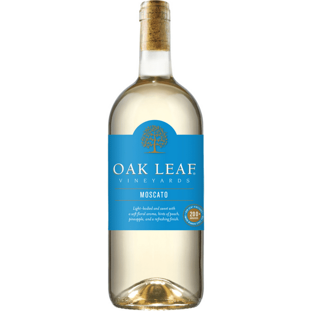 Oak Leaf Vineyards Moscato White Wine International, 1.5 L Bottle, 10