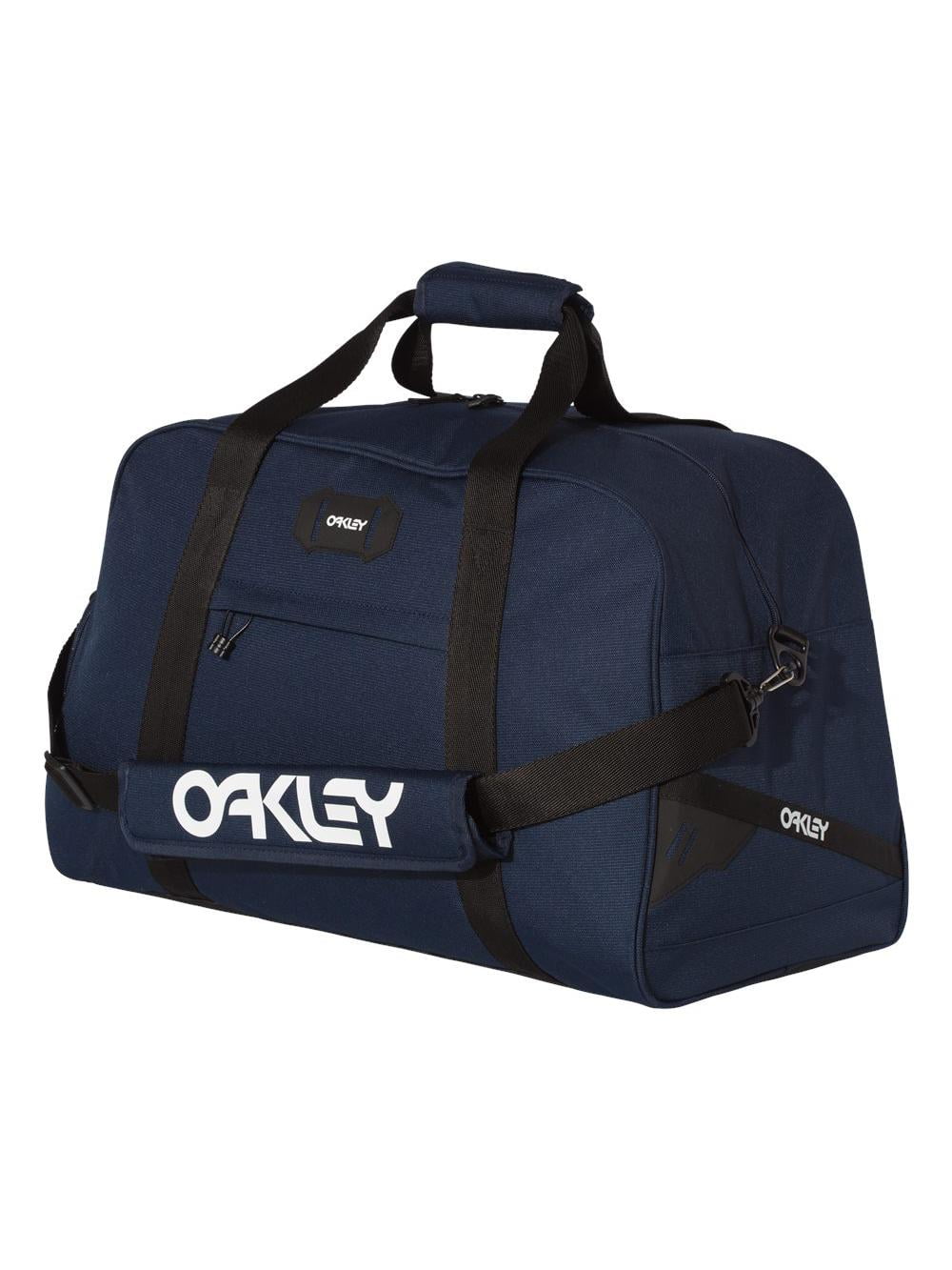 Oakley travel duffle 2025