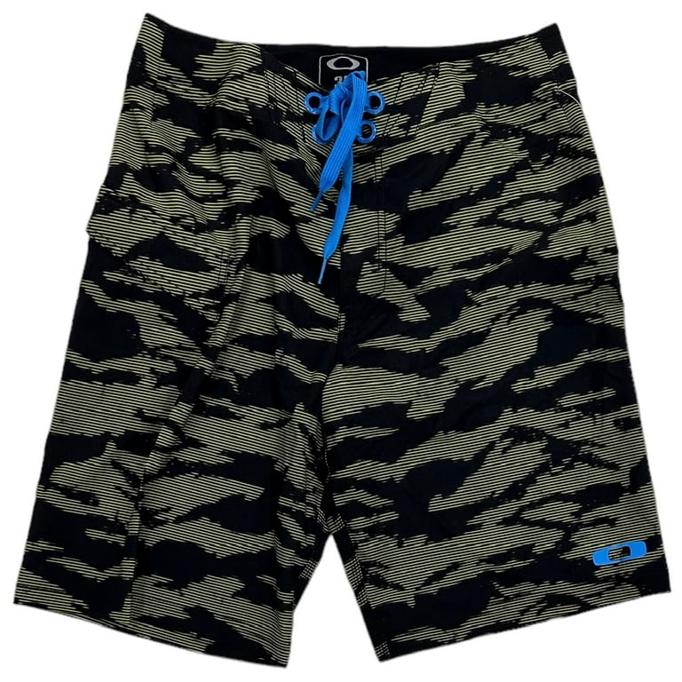 Oakley Men s Blitz Camo 20 Boardshorts With Side Pocket 31 Wild Lime