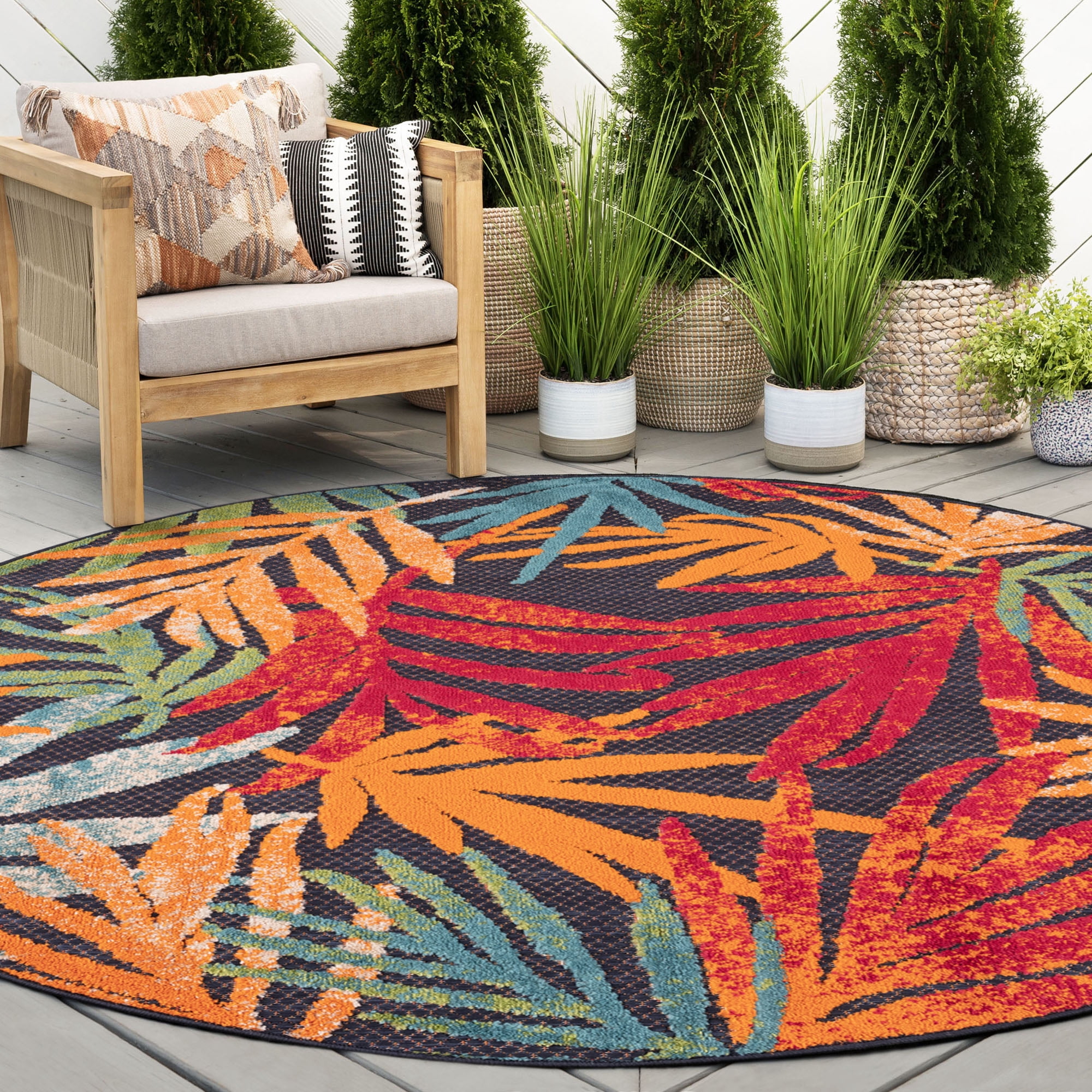 Oasis Modern Floral Navy and Gold Polypropylene Indoor Outdoor Area Rug, 8'x8' Round