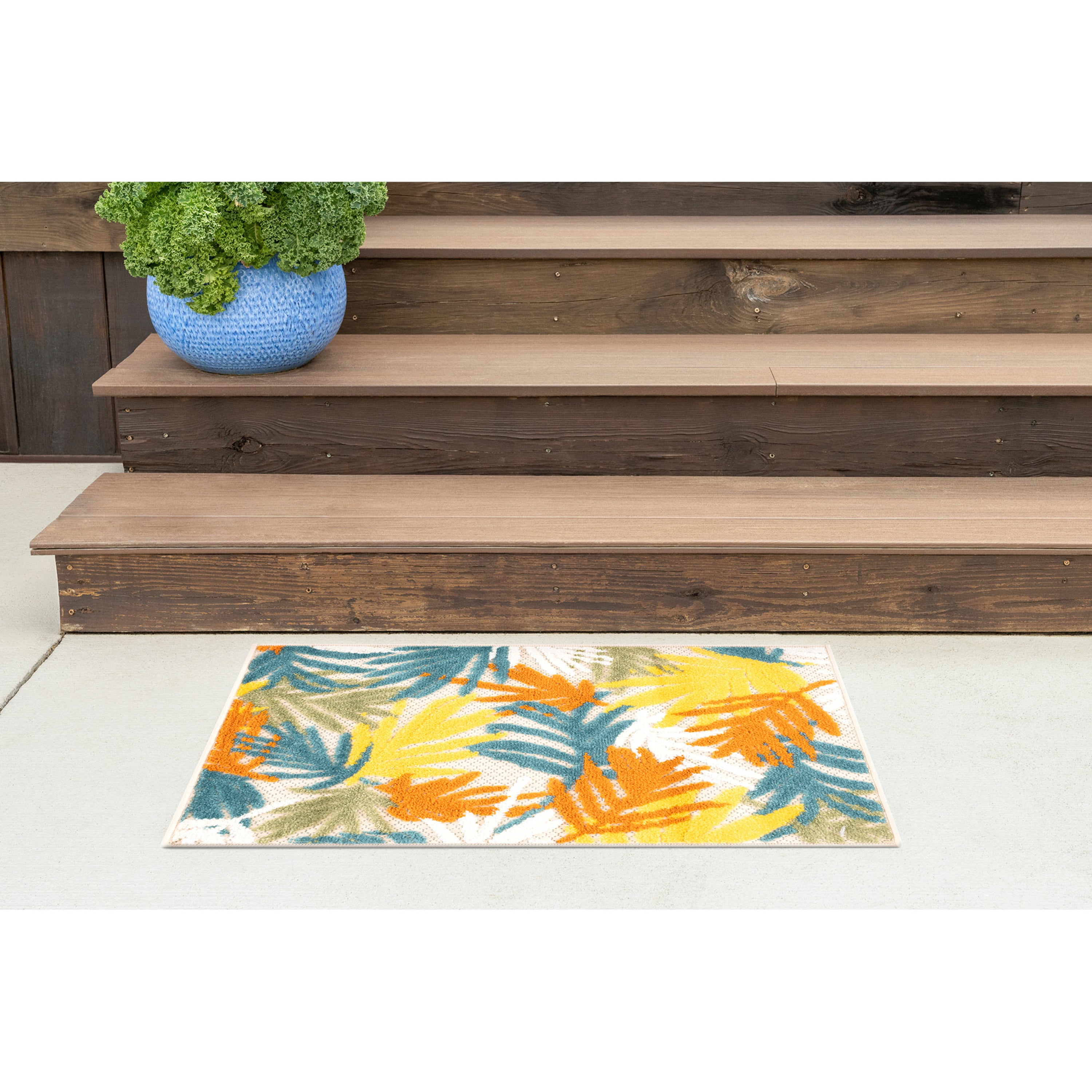 Oasis Modern Floral Gold Polypropylene Indoor Outdoor Area Rug, 2'x3' Rectangle