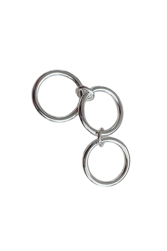 Modern Triple Band Rings Adornment Fashionable Three Interlocked Rings For Women Versatile Accessory For Any Occasion