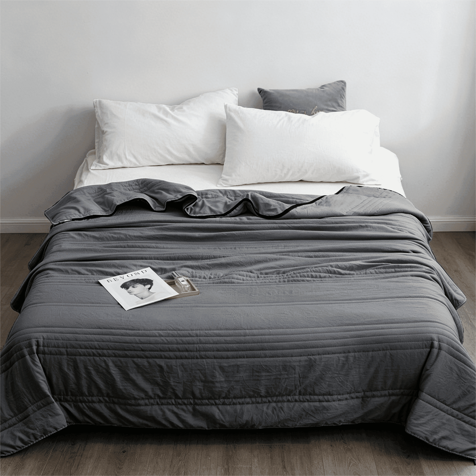 Oaskys Modern Solid Color Thin Cooling Blanket, Lightweight Breathable Soft Blanket for Hot Sleepers, Simple Elegant Cool Fabric Summer Bedding, Gray