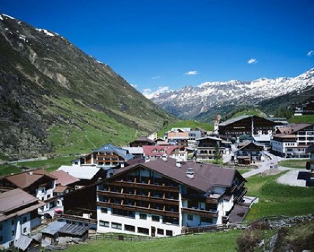 Obergurgl Otztal Alps Tyrol Austria Canvas Art - Walter Bibikow DanitaDelimont (32 x 25)