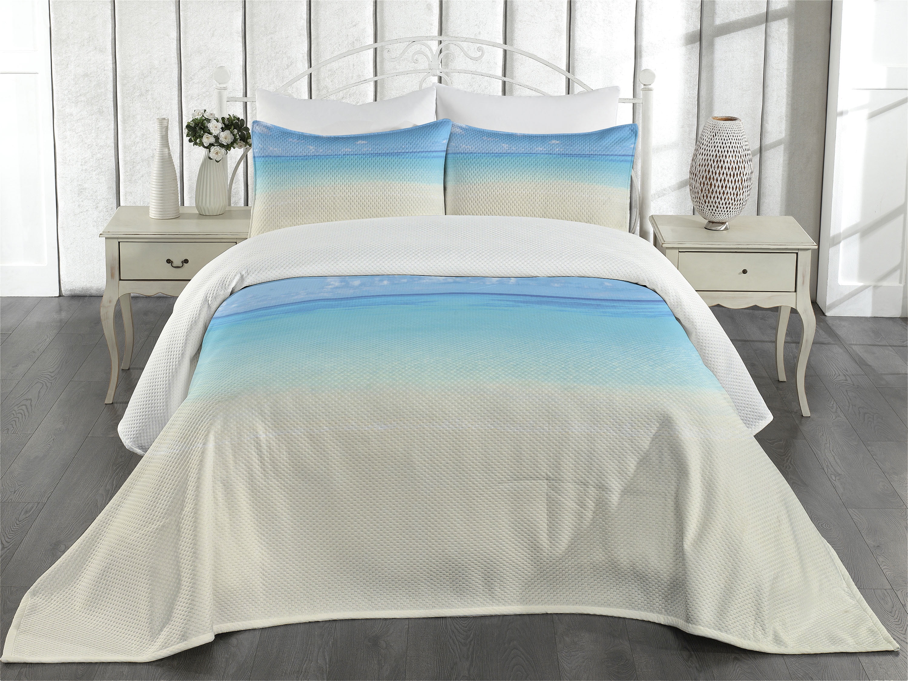 King Size Coastal Ocean View White and Blue Bedspread Set