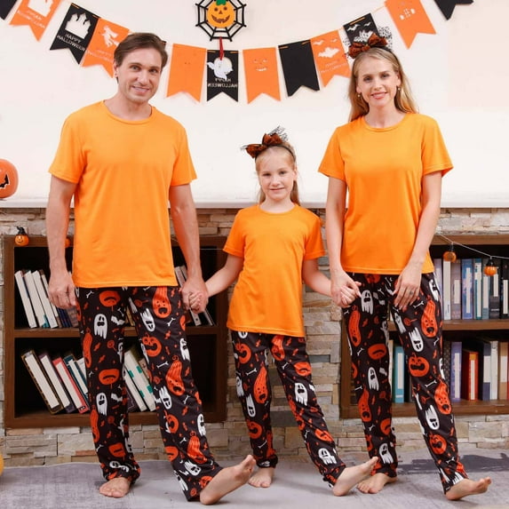 Odeerbi Matching Family Halloween Pajamas Sets Halloween Printed Family Outfits Sets 2025 Casual Short Sleeve Top with Bottom Home Wear Loungewear Sleepwear Jammies for Mom