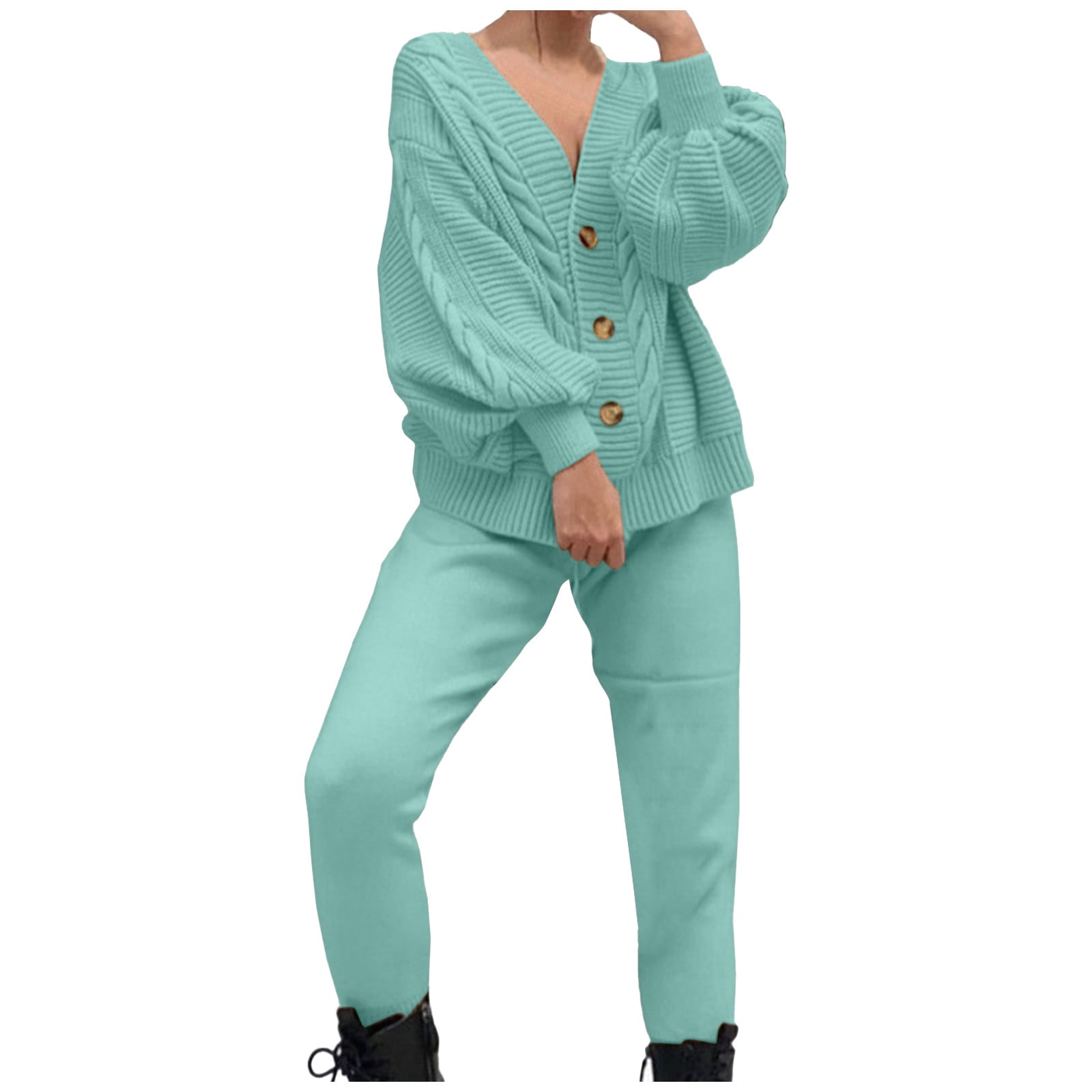 Sustainable & elegant knitted loungewear sets for women
