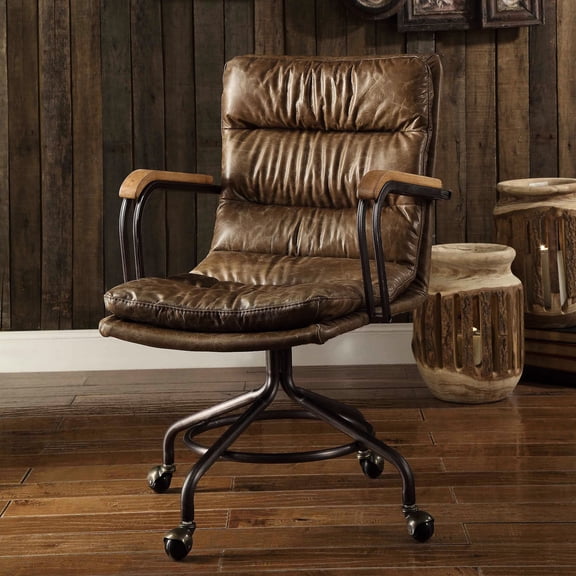 Office chair with vintage whiskey leather | Swivel feature for flexible working positions, smooth caster glide | Comfort and convenience in the office