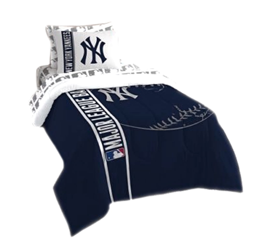 Officially Licensed New York Yankees 5 Piece Twin Size Comforter Set