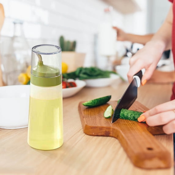 Oil Dispenser Bottle, Leakproof Squeeze Condiment Container Controlled Pour Spout Design, Kitchen Sauce Storage Tool for Cooking Salad BBQ Use