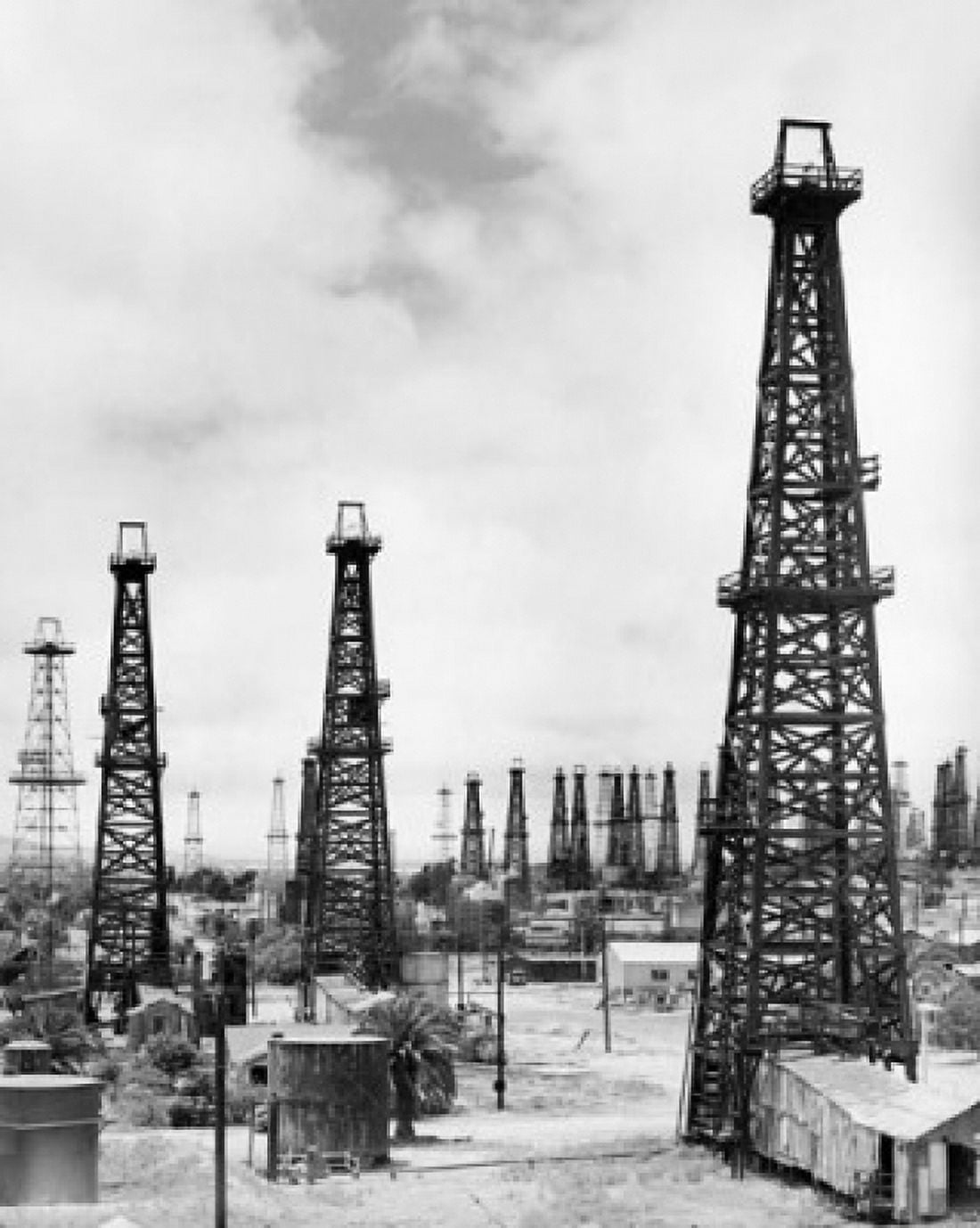 Oil drilling rig in an oil refinery Signal Hill Long Beach California USA Canvas Art - (24 x 36)