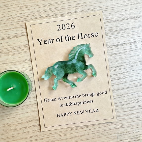 Oioii 2026 Pocket Embrace Horse Decorative Item, 2D Planar Exquisite Horse Ornament,Portable Mini Decor, for Daily Carrying Bag Decoration Holiday Gifting Personal Collection Ornament,Green