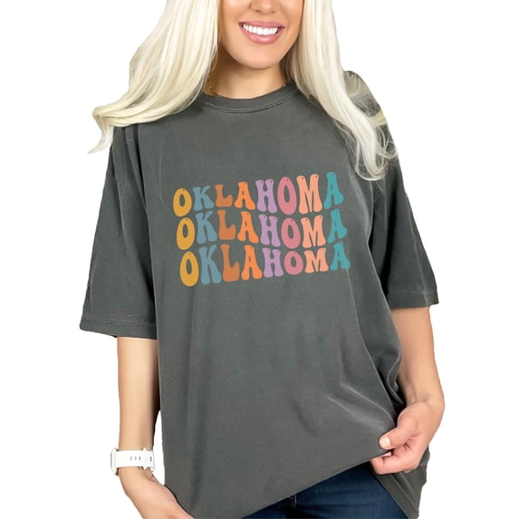 Oklahoma, US State Themed, Groovy Retro Wavy Text, Pepper Comfort Colors T-Shirt, Small