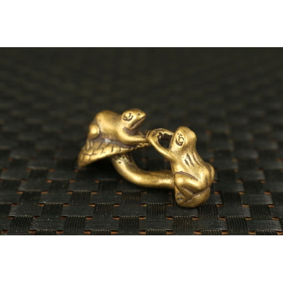 Old Bronze Hand Carving Frog Statue Netsuke Tea Tray Decoration Gift Chinese
