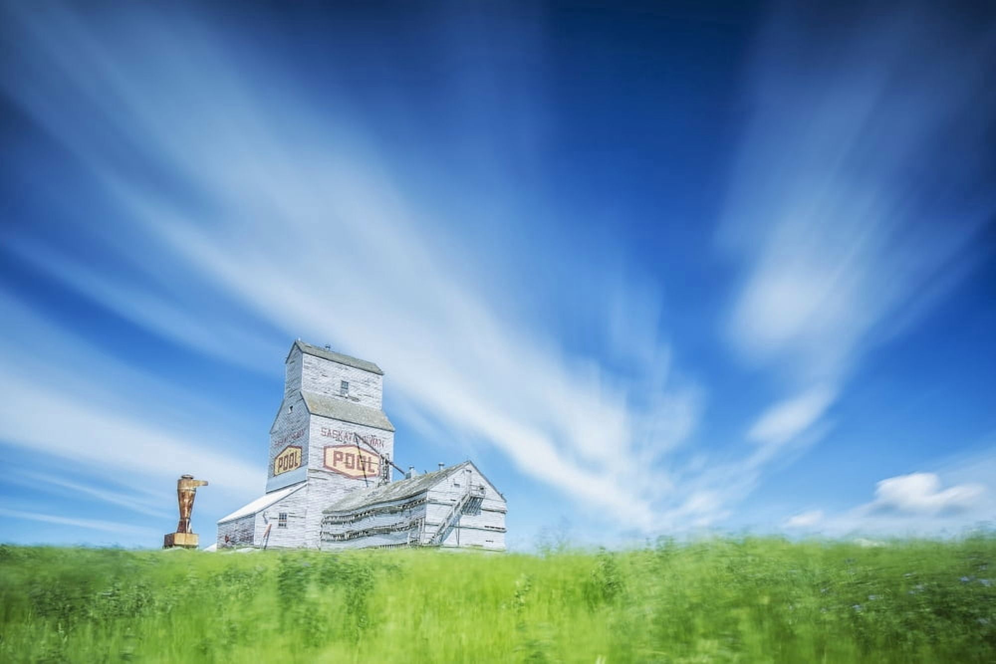 Old Grain Elevator Horizon Saskatchewan Canada Canvas Art - Robert Postma Design Pics (38 x 24)